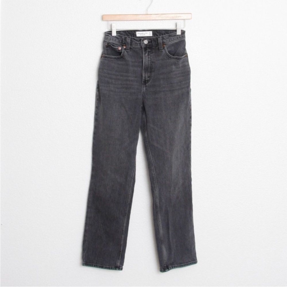 Abercrombie & Fitch 90's Straight Ultra High Rise Black Curve Love Jeans size 26